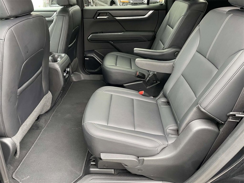 Used 2024 GMC Acadia Elevation image 13