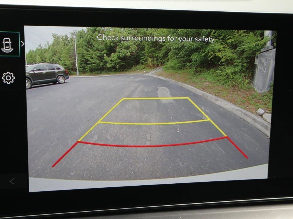 New 2025 Kia Sorento LX image 10