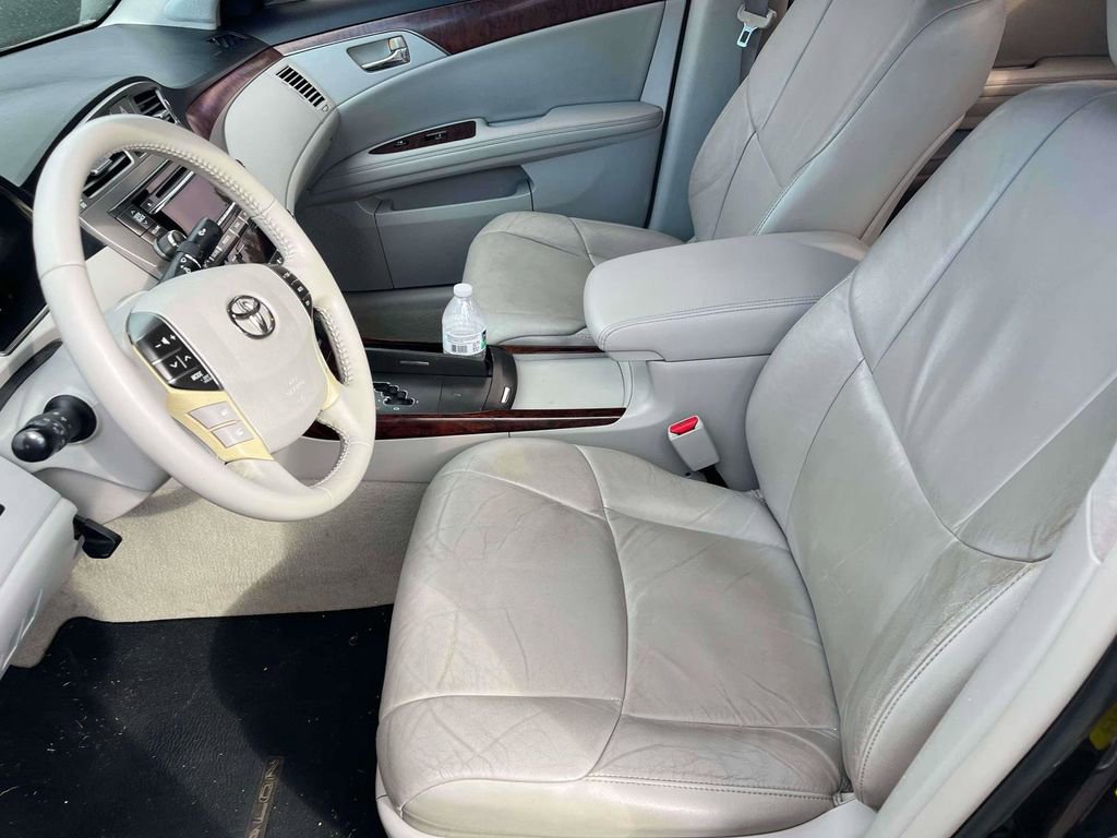 Used 2011 Toyota Avalon Limited image 8