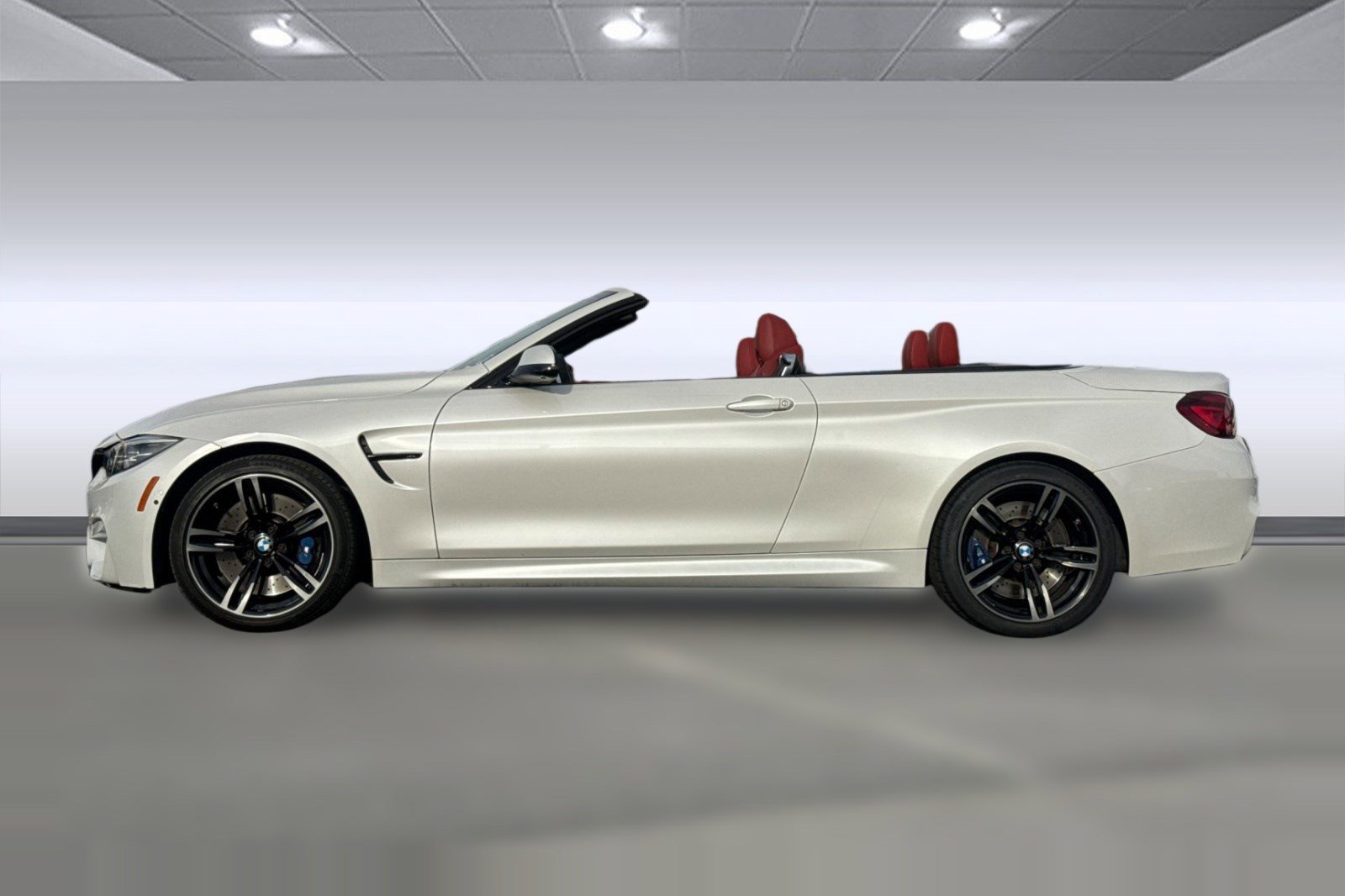 Used 2020 BMW M4 Convertible w/ Competition Package image 2