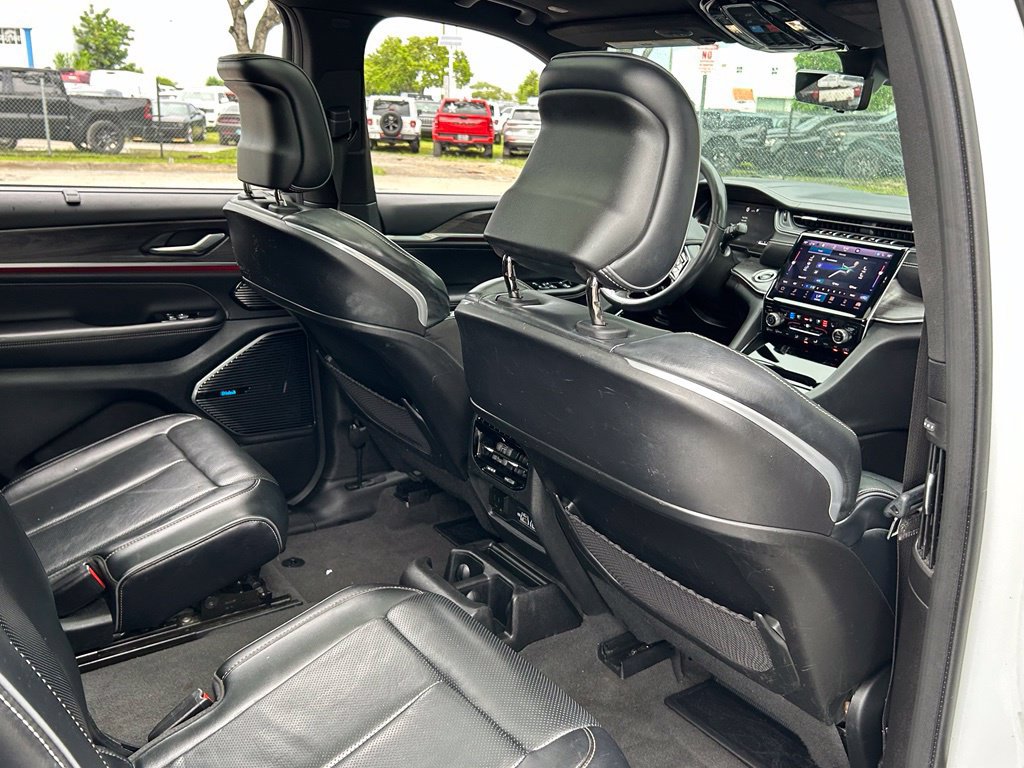 Used 2021 Jeep Grand Cherokee L Overland w/ Luxury Tech Group IV RWD image 44