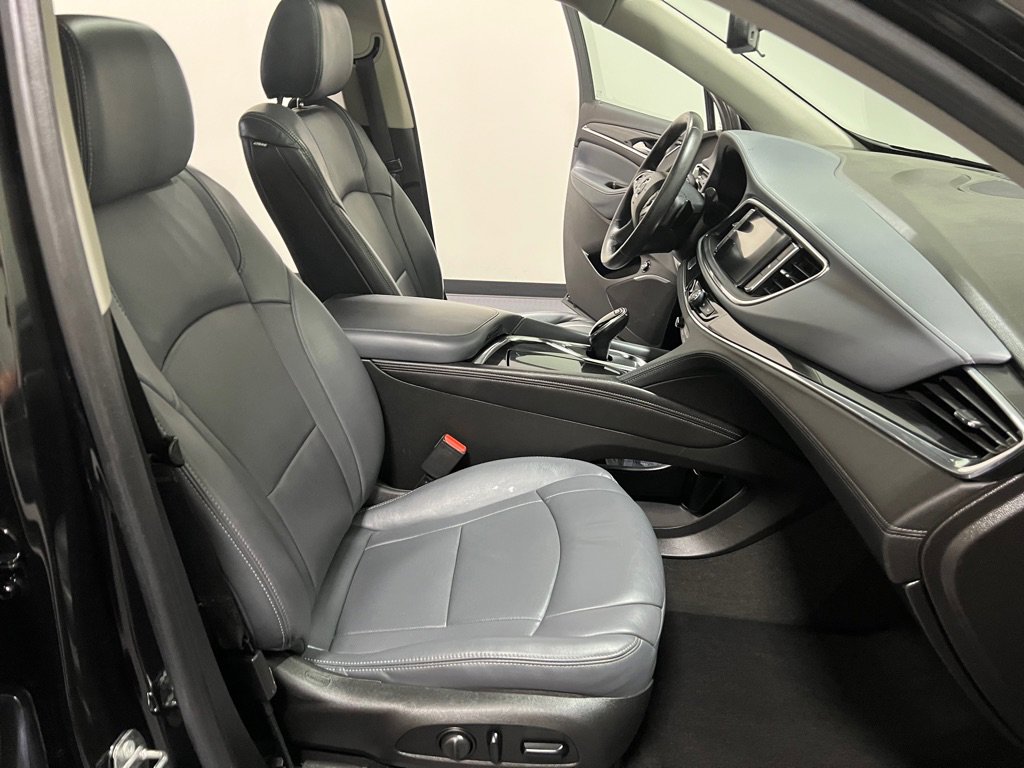 Used 2018 Buick Enclave Essence image 19