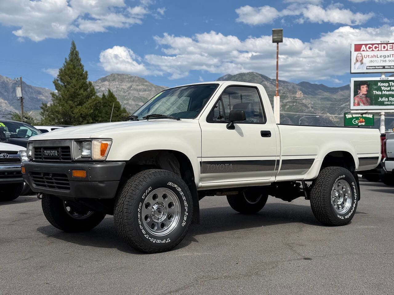 Used 1989 Toyota Pickup Deluxe AWD/4WD video 1