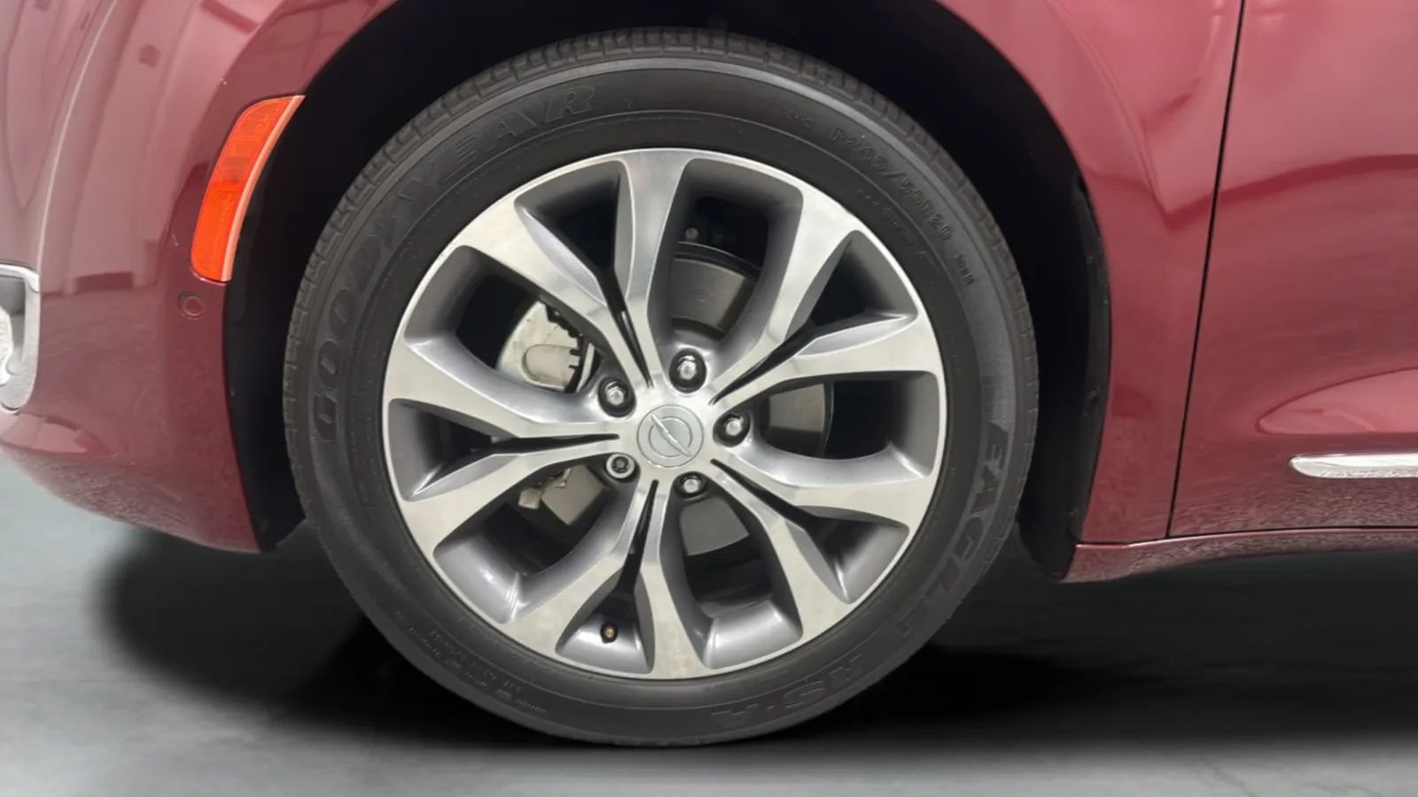 Used 2017 Chrysler Pacifica Limited FWD image 27