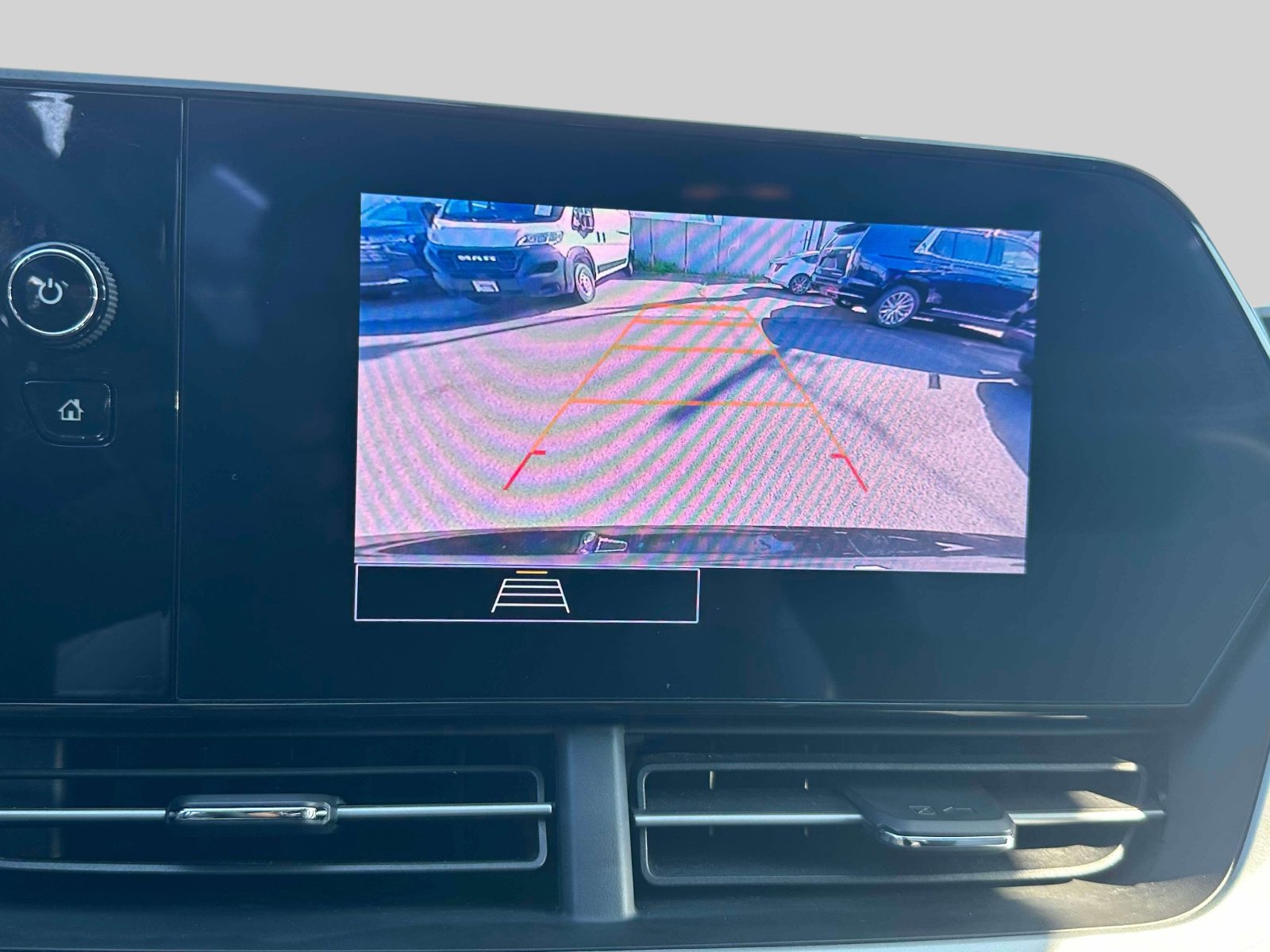 Used 2024 Chevrolet Trax RS image 25