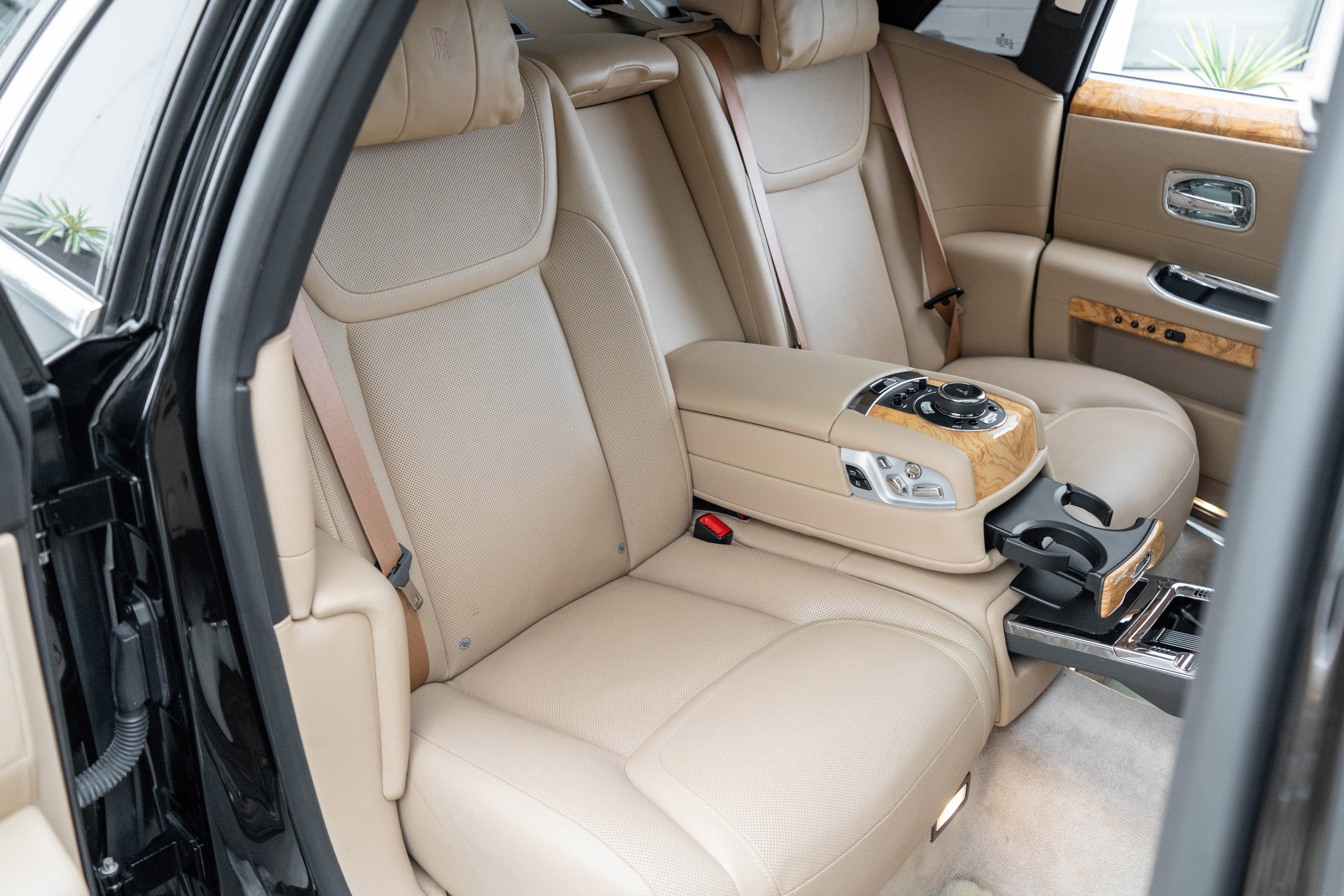 Used 2017 Rolls-Royce Ghost image 70