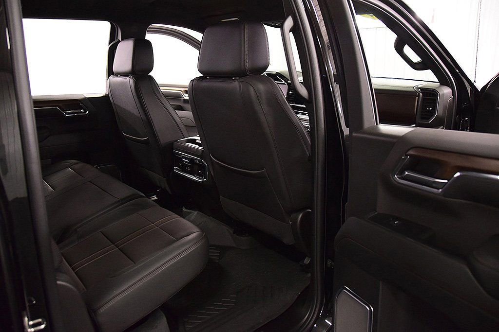 Used 2024 Chevrolet Silverado 1500 High Country w/ Z71 Off-Road Package image 32