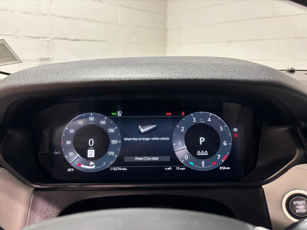 Used 2025 Land Rover Range Rover Velar Dynamic SE image 17