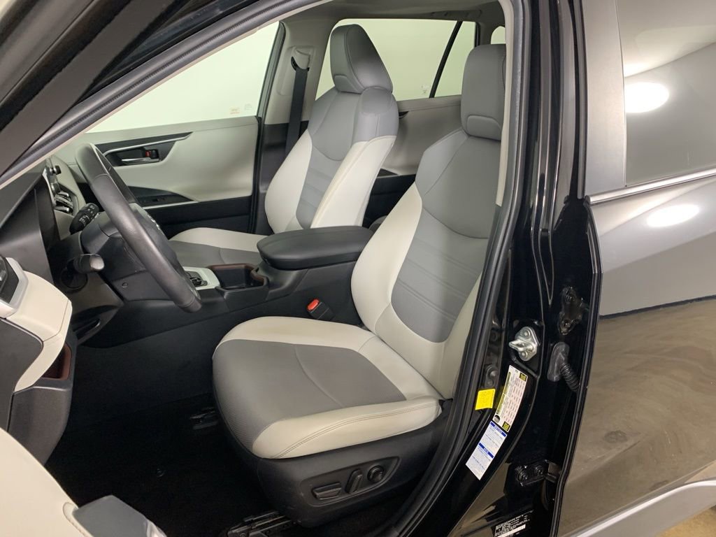 Used 2022 Toyota RAV4 Limited image 30