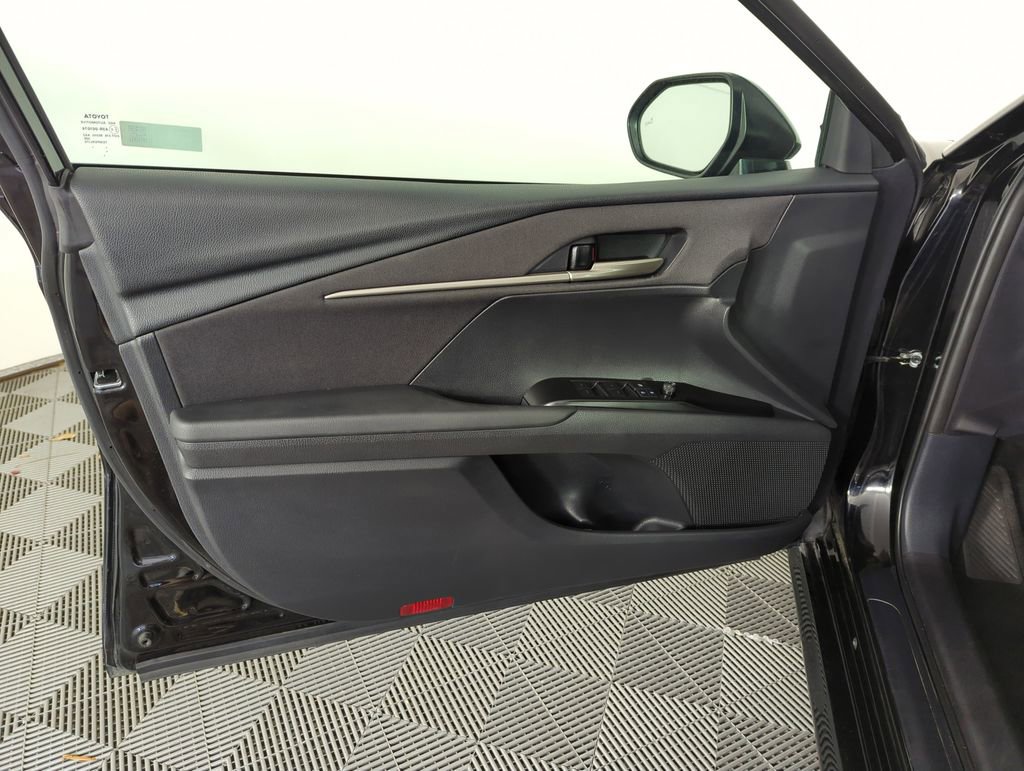Used 2025 Toyota Camry LE FWD image 18