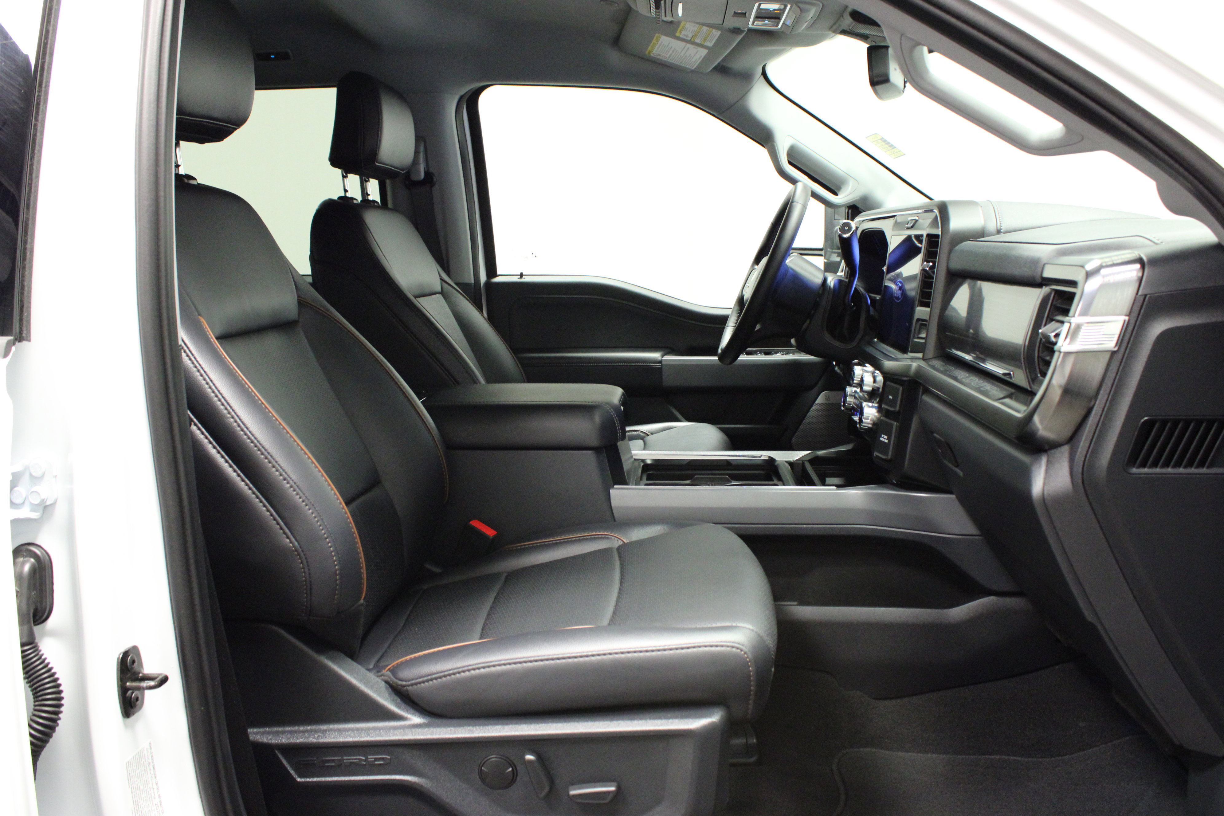 Used 2025 Ford F250 Lariat image 16