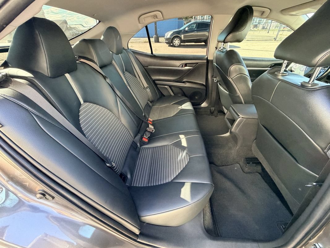 Used 2021 Toyota Camry SE FWD image 14