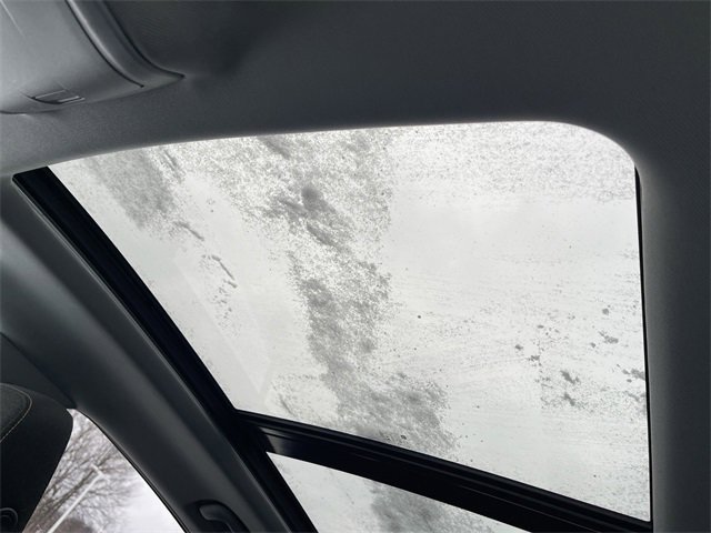 Used 2020 Chevrolet Equinox LT image 18