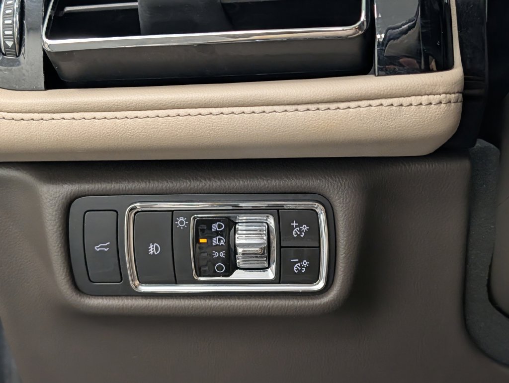 Used 2023 Lincoln Aviator Reserve w/ Equipment Group 201A AWD/4WD image 21