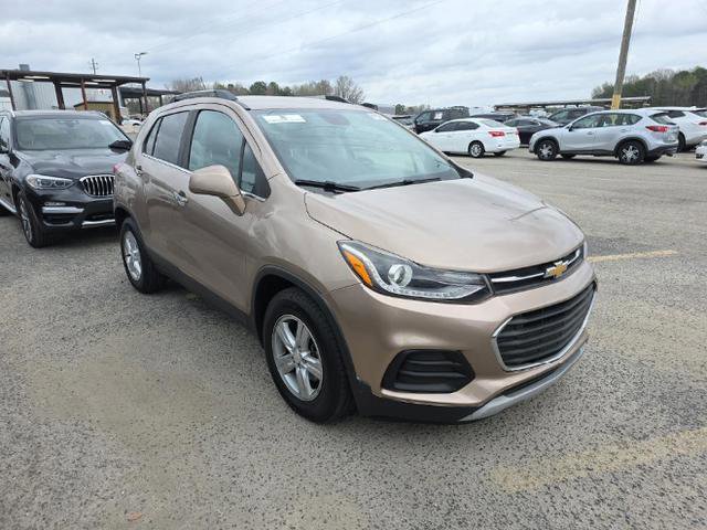 Used 2018 Chevrolet Trax LT w/ LT Convenience Package image 3