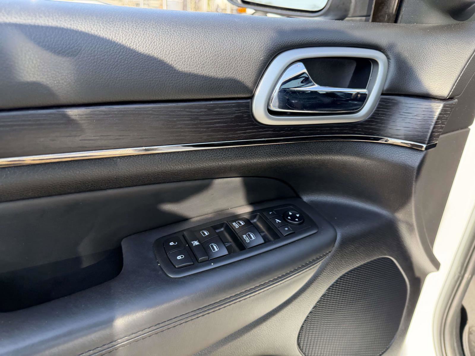 Used 2018 Jeep Grand Cherokee High Altitude AWD/4WD image 16
