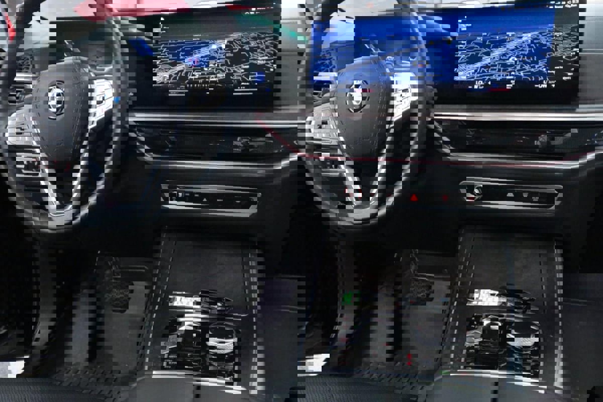 Used 2023 BMW X7 xDrive40i w/ Premium Package image 27