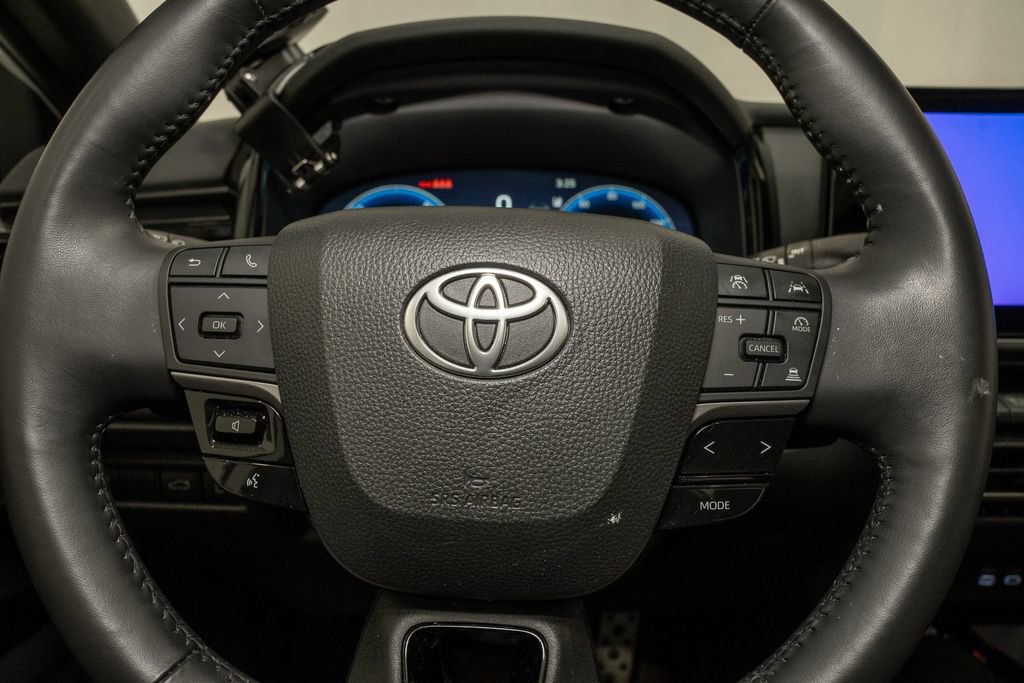 Used 2025 Toyota Camry XSE image 19