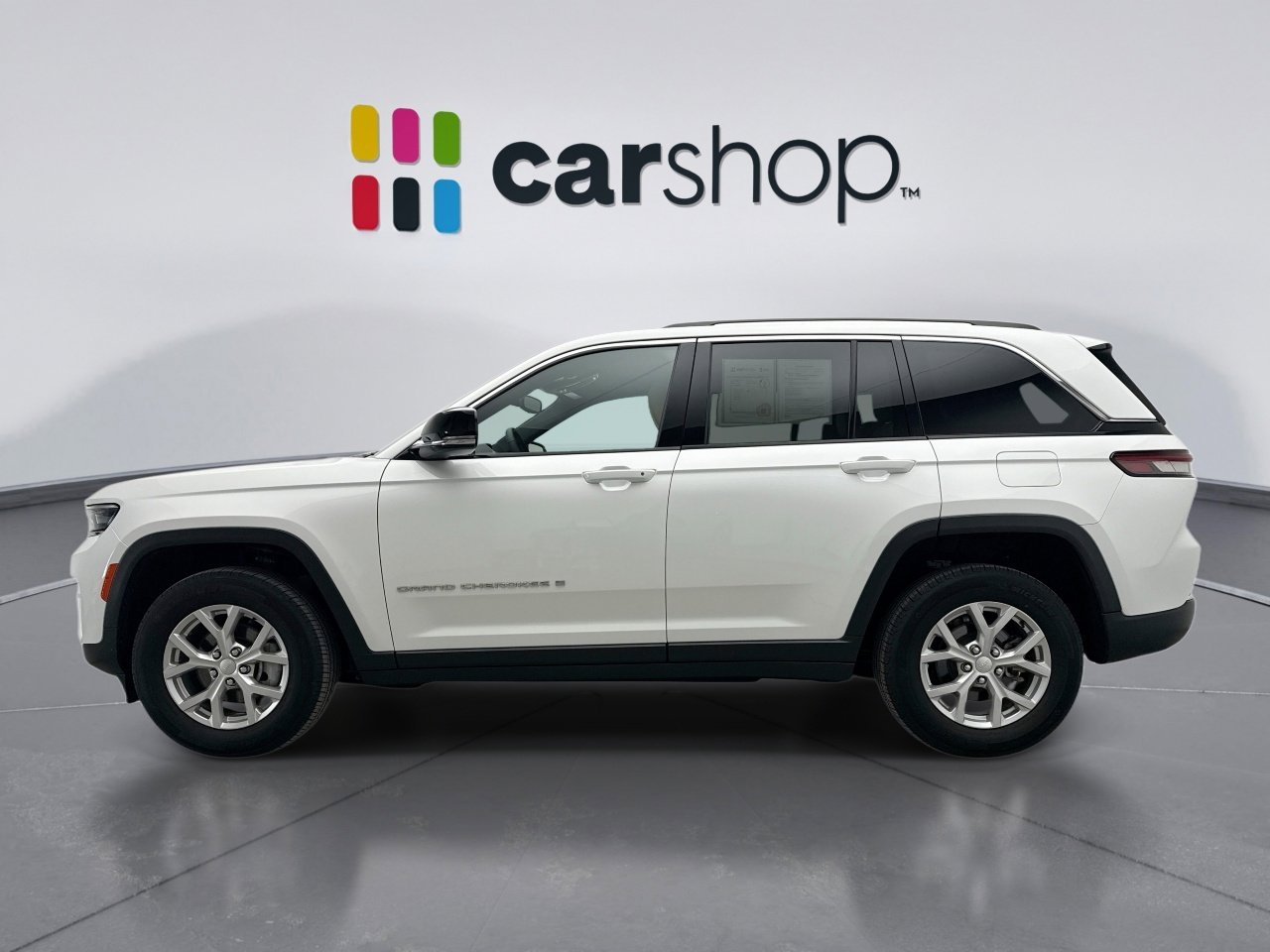 Used 2023 Jeep Grand Cherokee Limited image 2