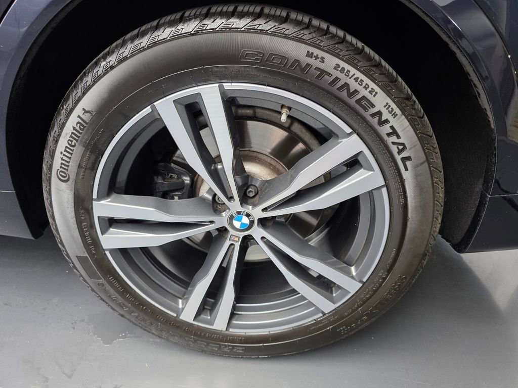 Used 2024 BMW X7 xDrive40i w/ M Sport Package AWD/4WD image 18