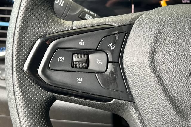 Used 2025 Chevrolet Trax LT FWD image 30