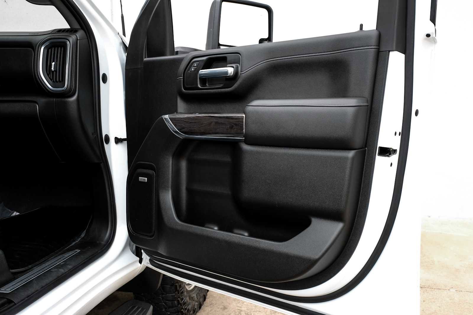 Used 2022 Chevrolet Silverado 3500 LTZ w/ LTZ Convenience Package AWD/4WD image 44