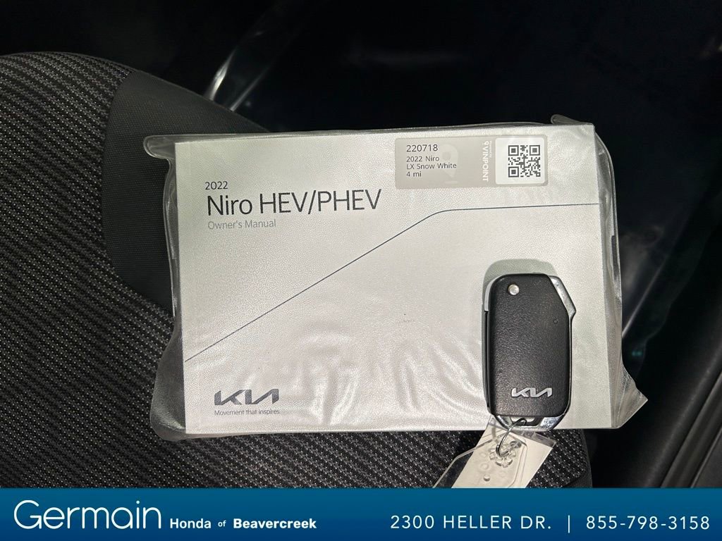 Used 2022 Kia Niro LX image 31