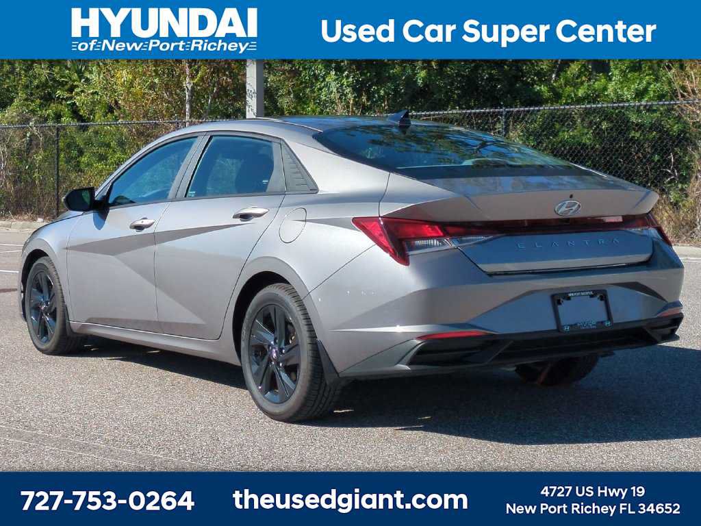 Used 2023 Hyundai Elantra SEL FWD image 3