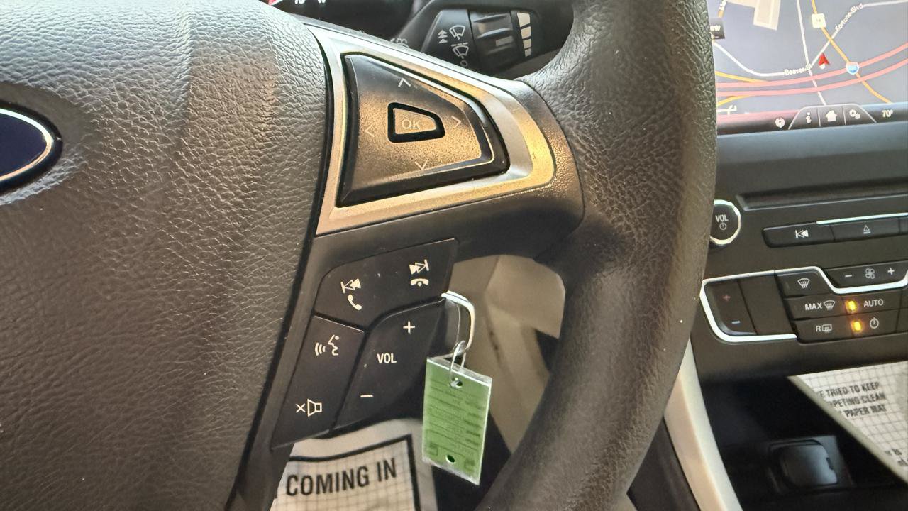 Used 2016 Ford Fusion SE FWD image 18