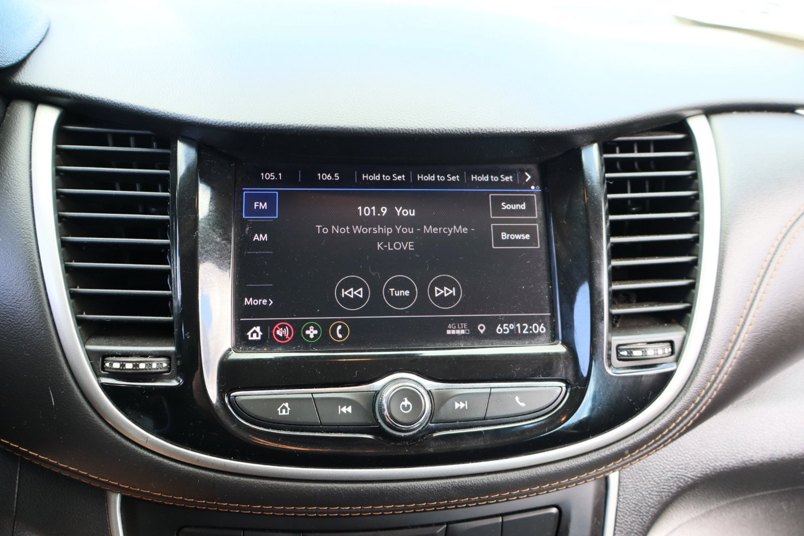Used 2020 Chevrolet Trax LS w/ LPO, Protection Package FWD image 18