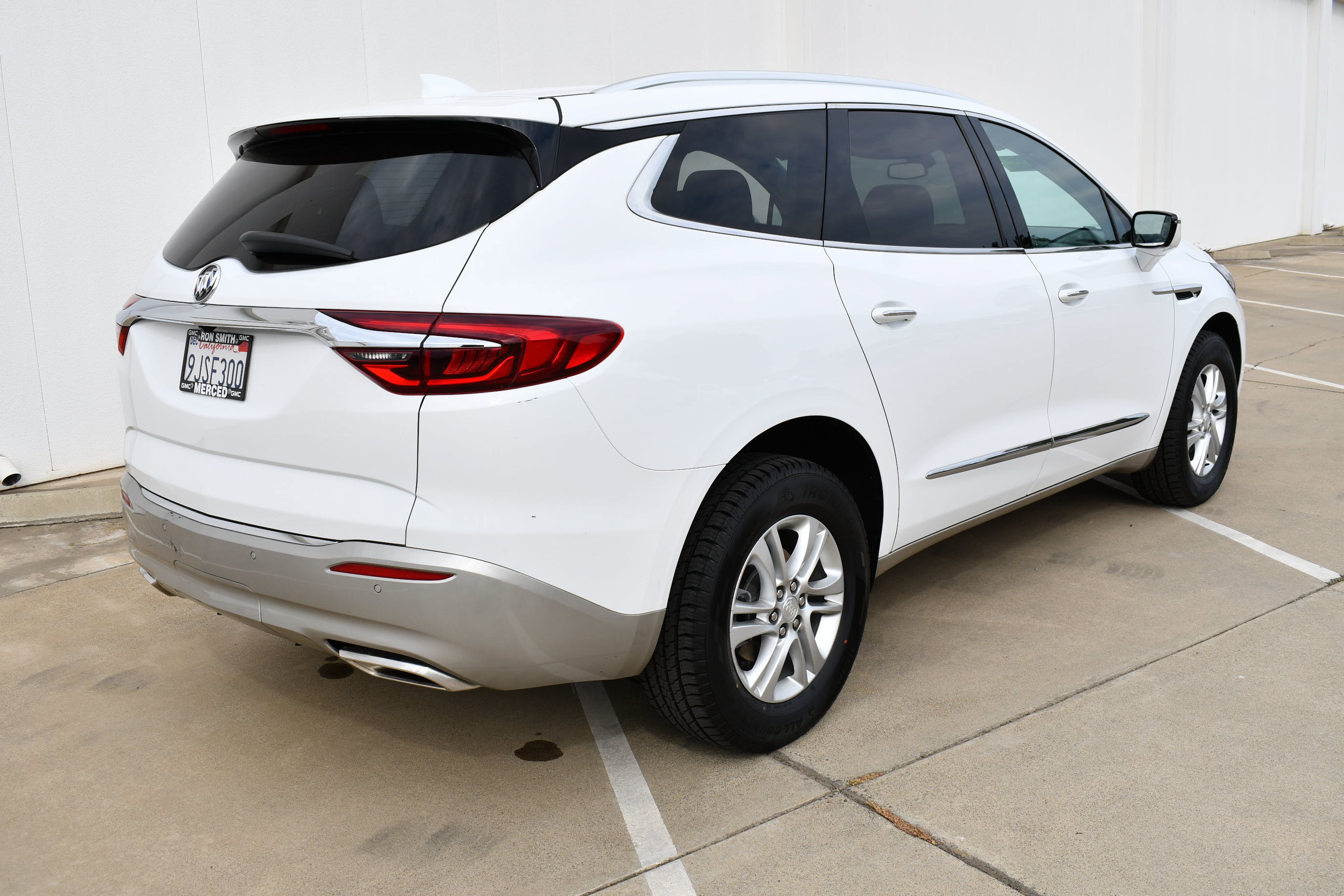 Used 2021 Buick Enclave Essence FWD image 18