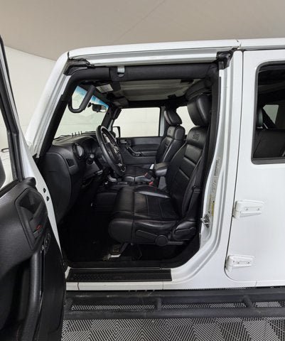Used 2012 Jeep Wrangler Unlimited Sahara AWD/4WD image 9