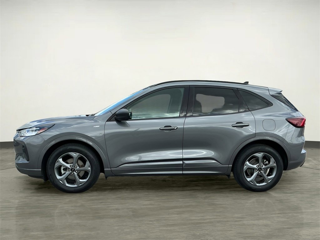 Used 2024 Ford Escape ST-Line w/ Cold Weather Package image 3