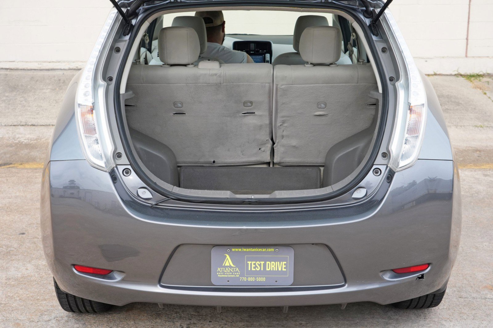 Used 2015 Nissan Leaf SV FWD image 9