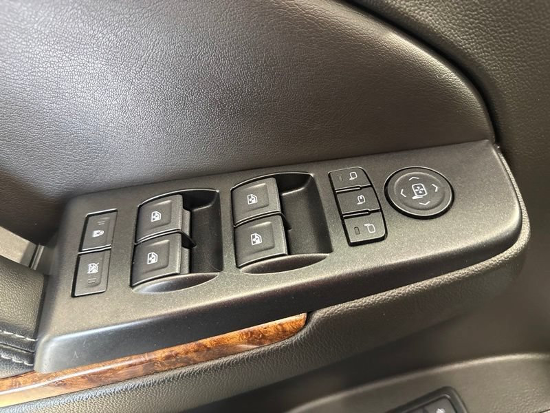 Used 2019 Chevrolet Suburban Premier AWD/4WD image 26