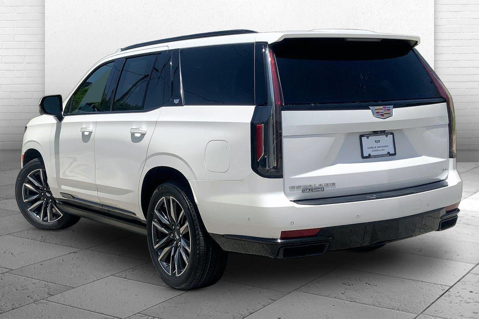 Certified 2022 Cadillac Escalade Sport Platinum w/ Heavy-Duty Trailer Package AWD/4WD image 11