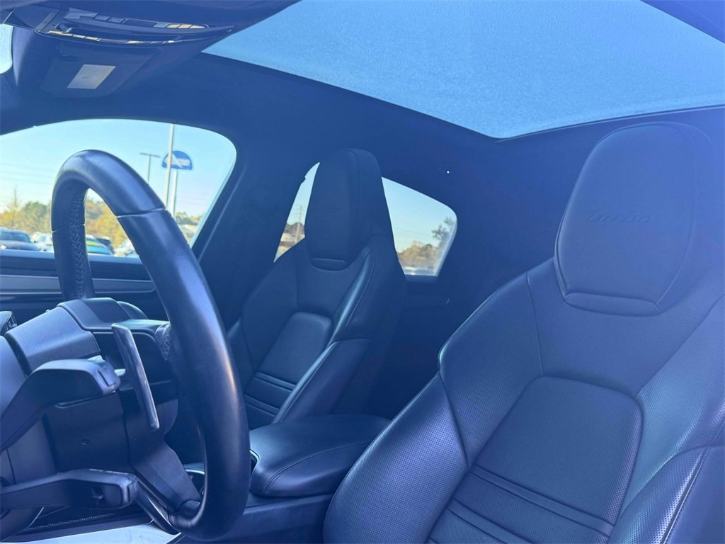 Used 2020 Porsche Cayenne Turbo image 5