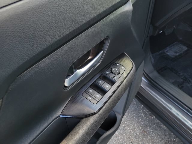 Used 2025 Nissan Kicks SV FWD image 14