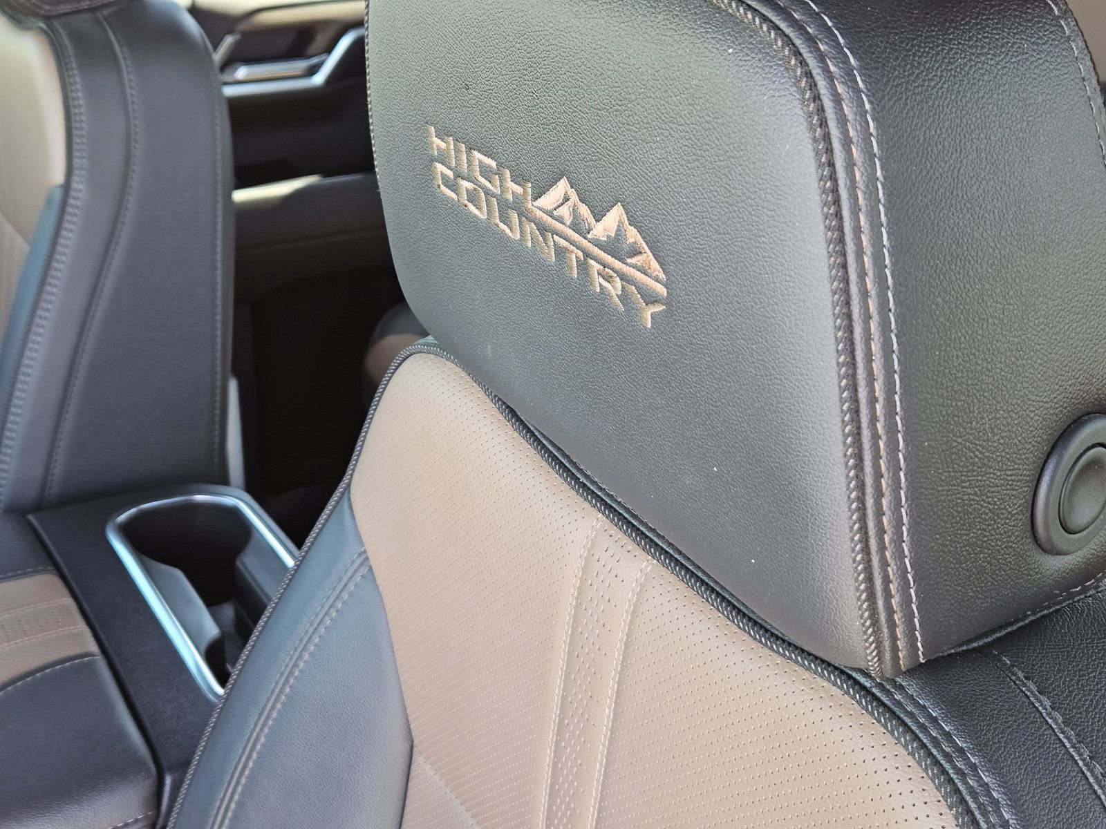 Certified 2024 Chevrolet Silverado 1500 High Country image 31