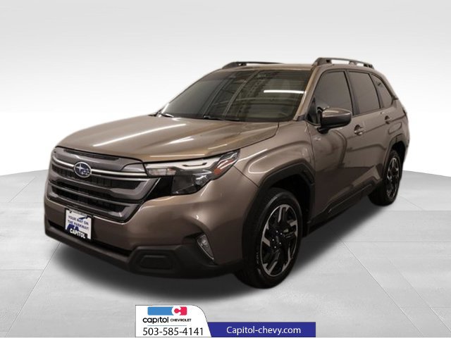 Used 2025 Subaru Forester Premium AWD/4WD image 6