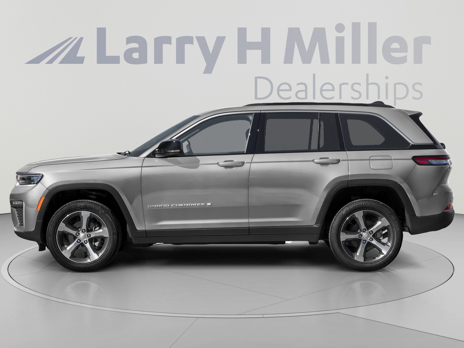 New 2026 Jeep Grand Cherokee Altitude RWD image 3
