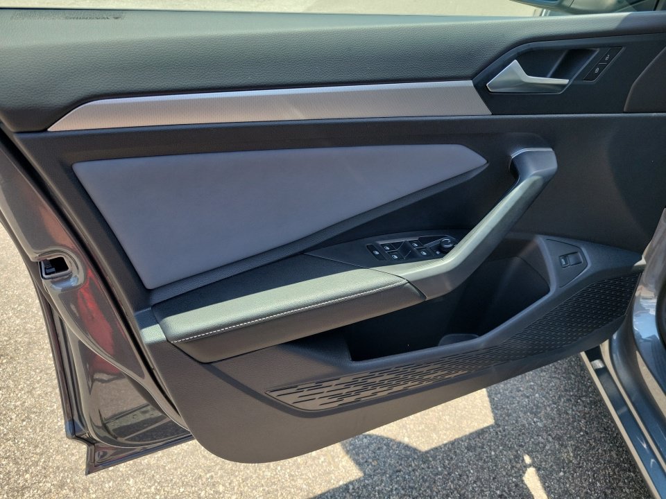 New 2026 Volkswagen Jetta SE FWD image 32