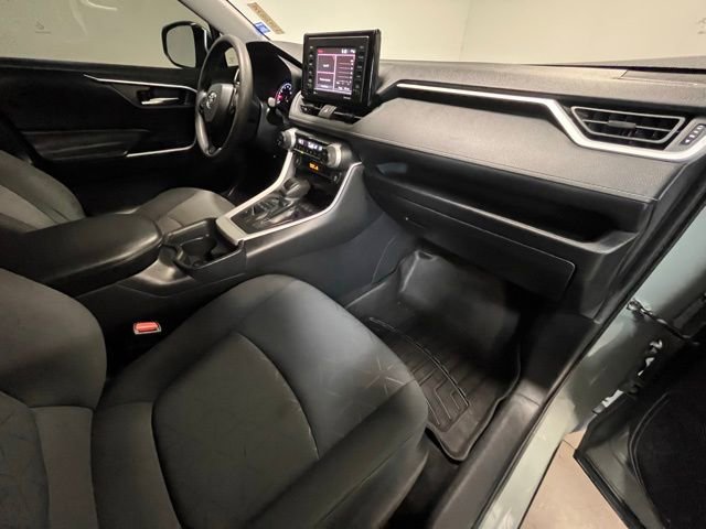 Used 2021 Toyota RAV4 XLE AWD/4WD image 10