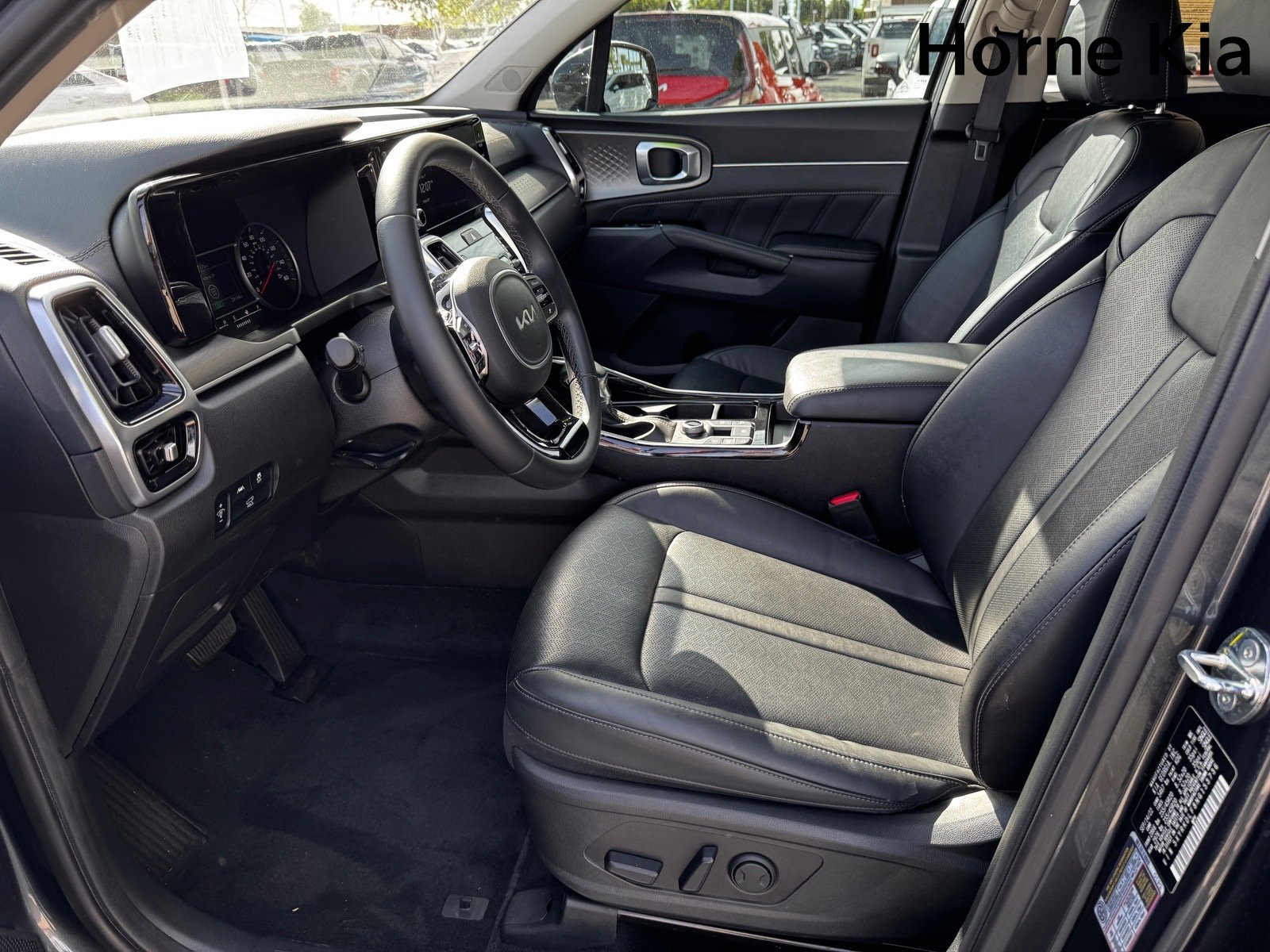 Certified 2022 Kia Sorento SX image 10