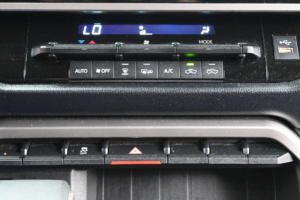 Used 2022 Toyota Tundra SR5 w/ Convenience Package RWD image 19
