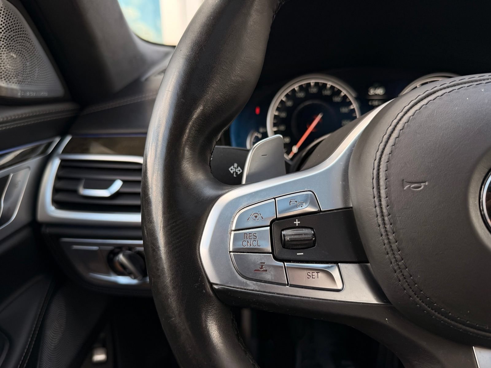Used 2018 BMW M760i xDrive AWD/4WD image 63