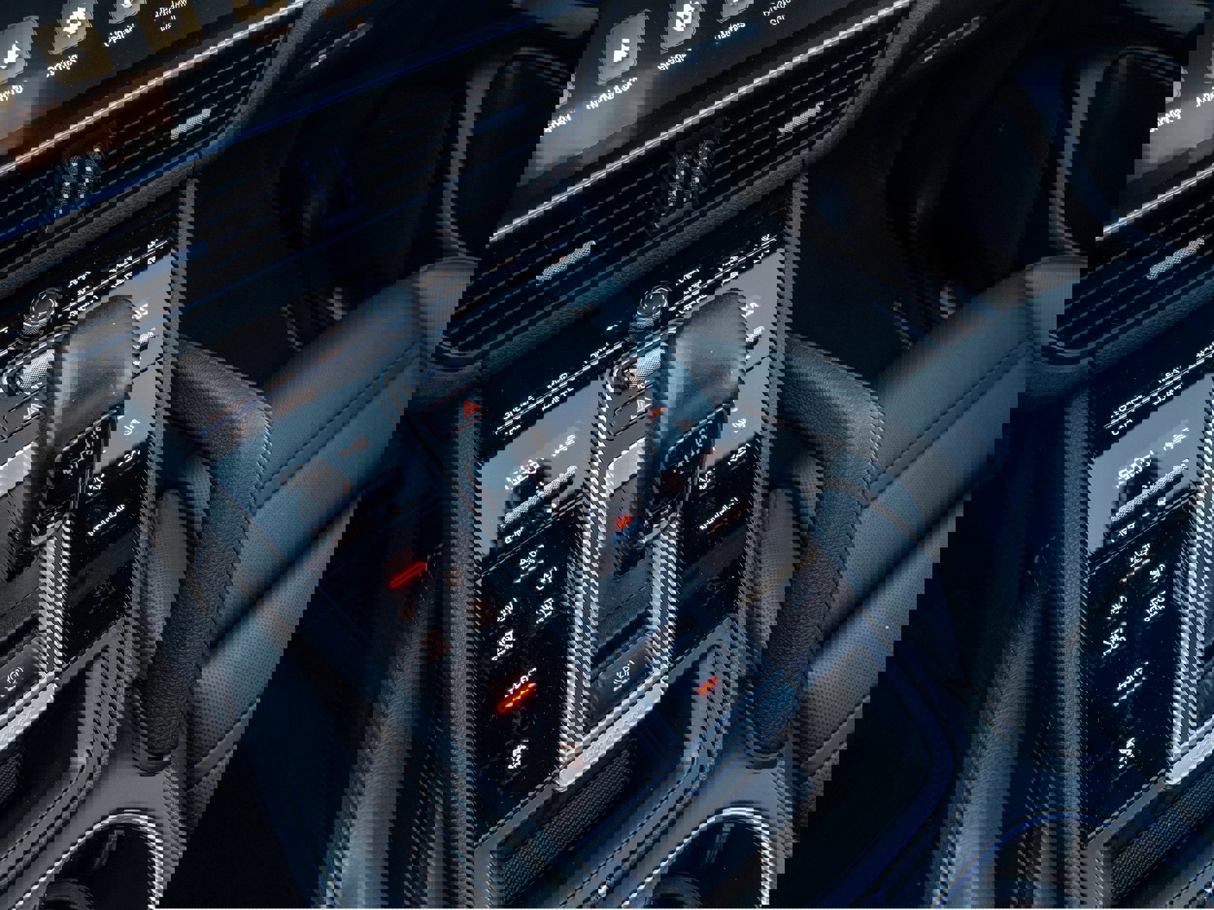 Certified 2023 Porsche Cayenne Platinum Edition image 22