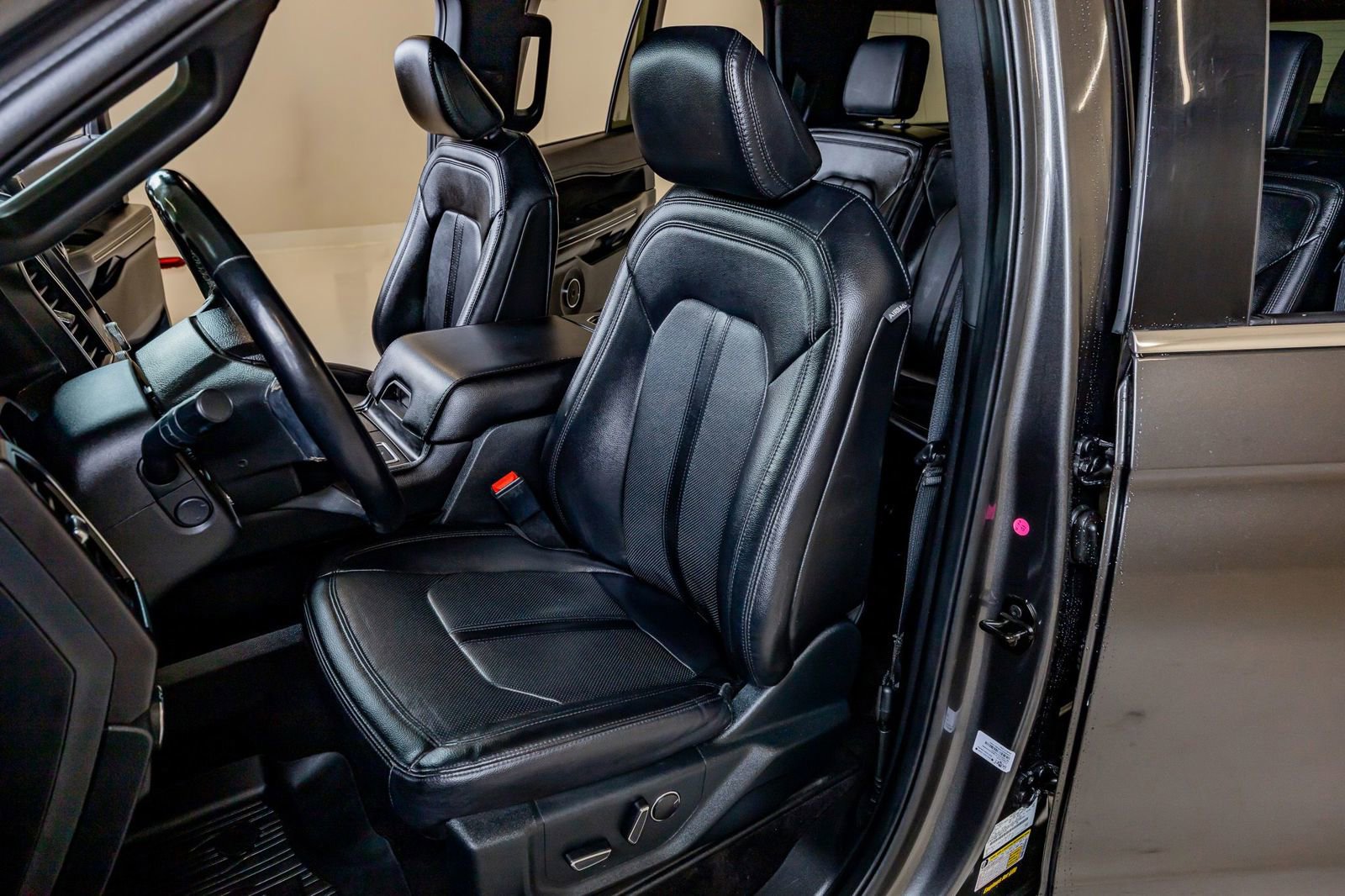 Used 2021 Ford Expedition Max Limited RWD image 26