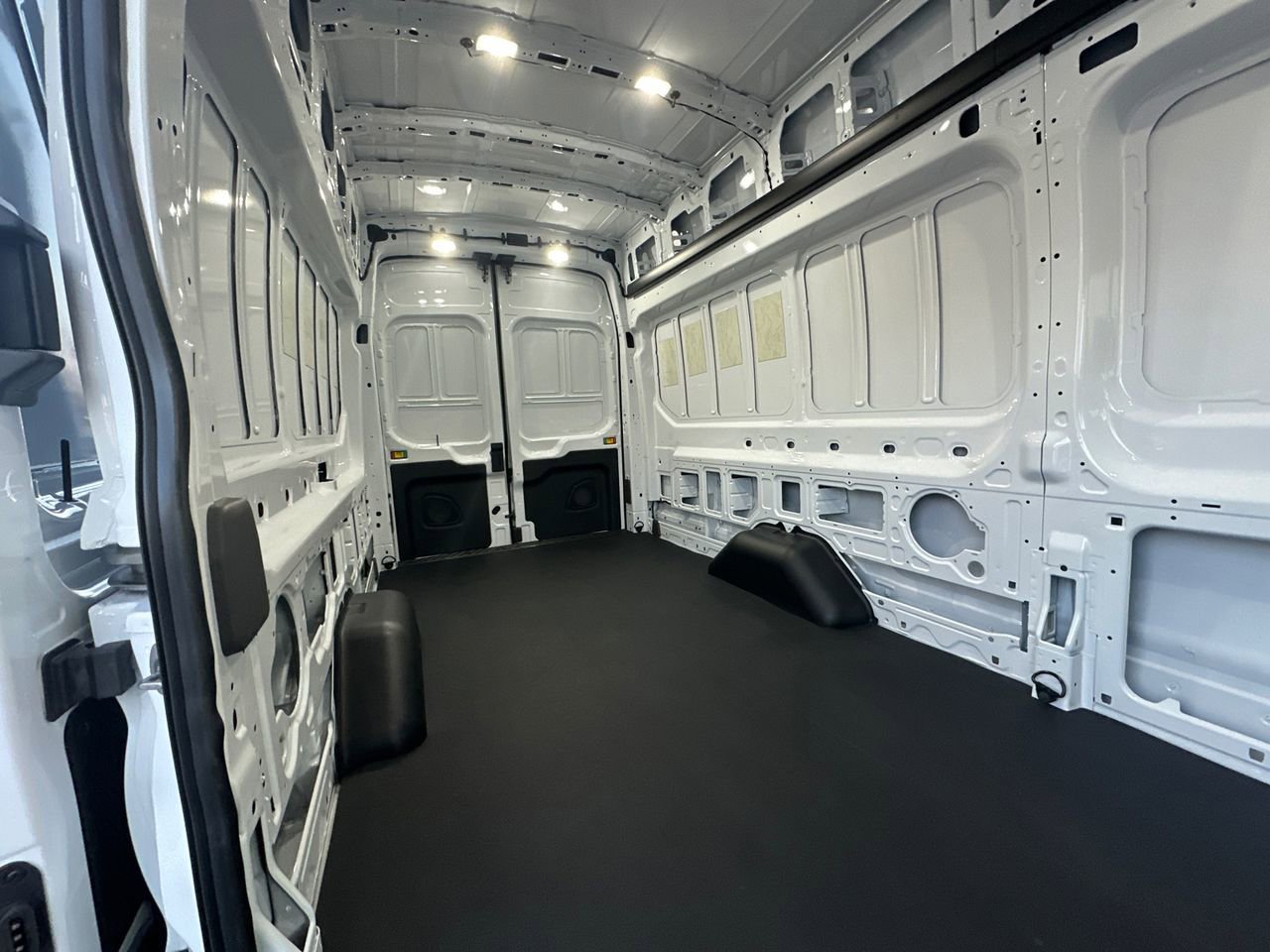 Used 2026 Ford Transit 350 148 High Roof Extended image 16
