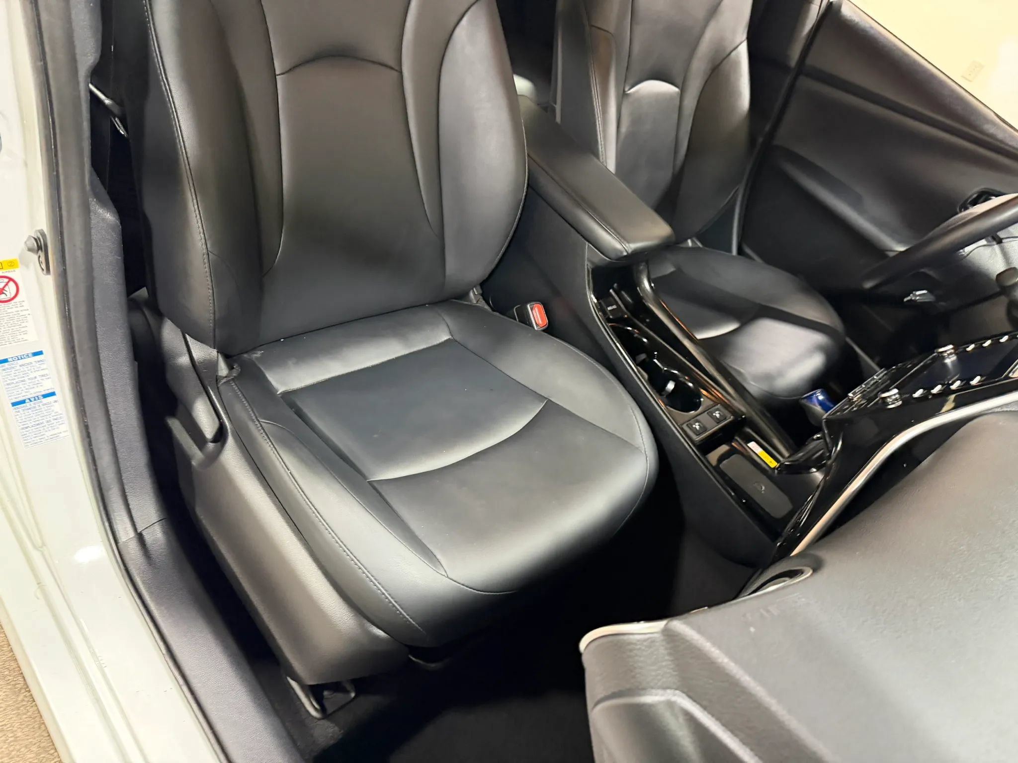 Used 2022 Toyota Prius XLE AWD/4WD image 45